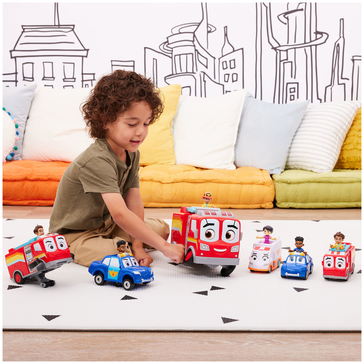 Fire Truck Set with Bo & Flash Figure for Kids Ages 3+ Q982438