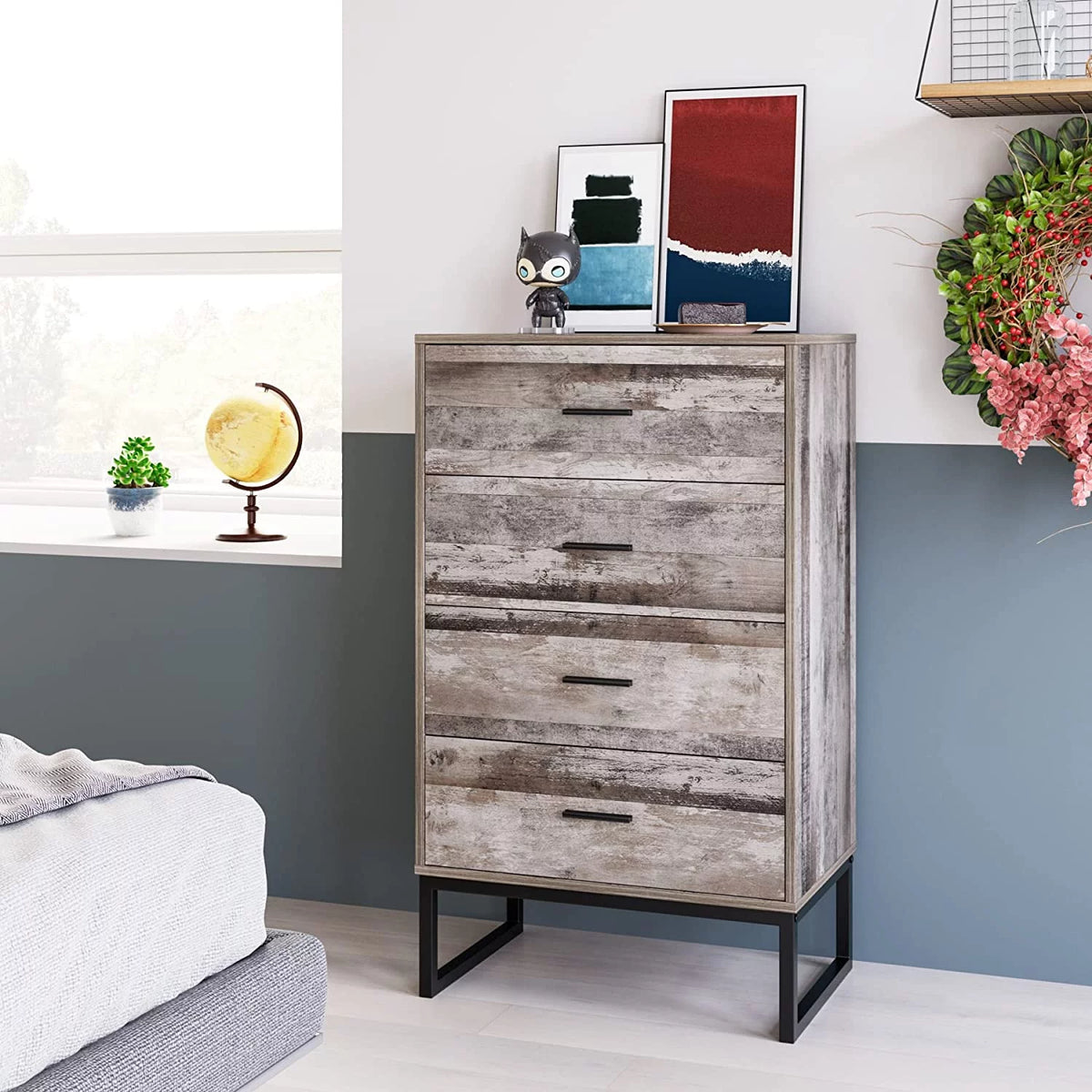 4 Drawer Wood Dresser W968417